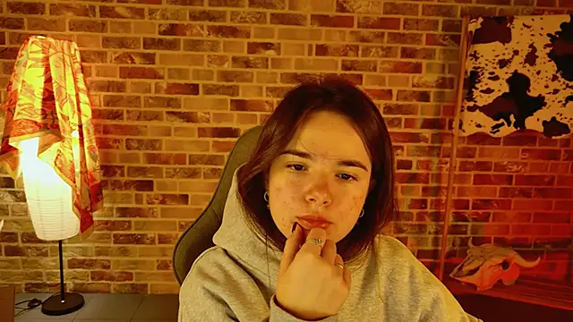 May Bloom online show from November 13, 5:11 am