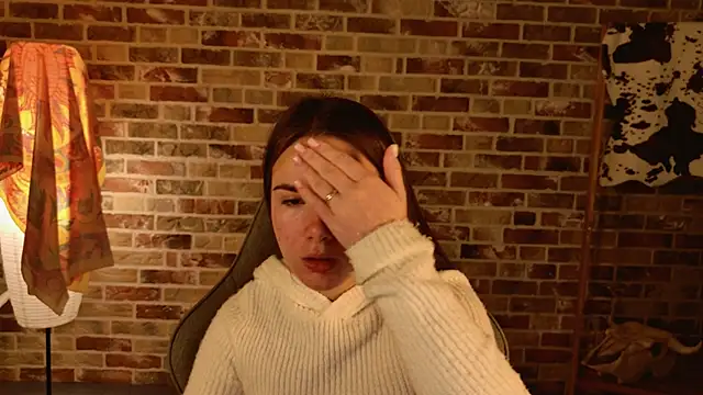 May Bloom online show from December 2, 5:09 am