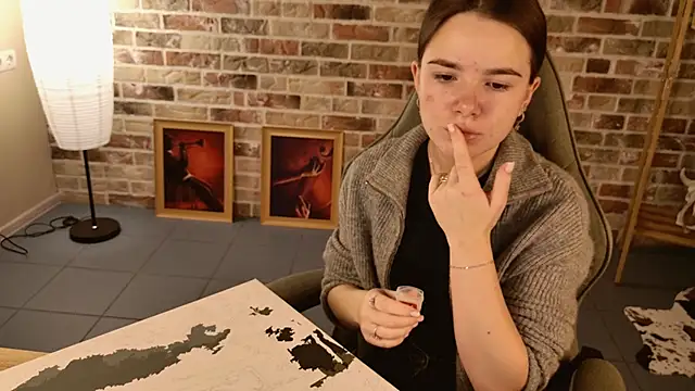 May Bloom online show from December 17, 5:12 am