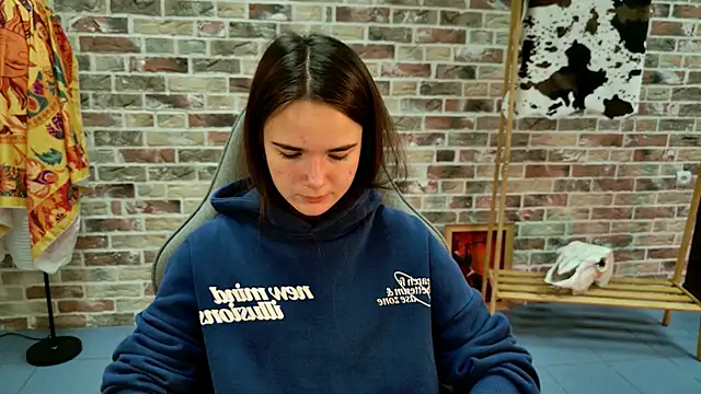 May Bloom online show from October 25, 5:17 am