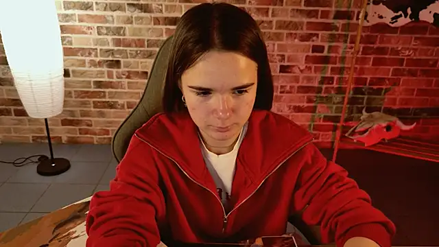 May Bloom online show from November 10, 5:34 am