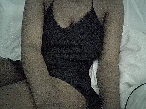 Snapshot of kekesi124 chatting on October 19, 6:49 am kekesi124 online show from October 19, 6:49 am