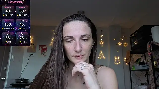 Snapshot of mistressaurora chatting on October 25, 8:13 am mistressaurora online show from October 25, 8:13 am