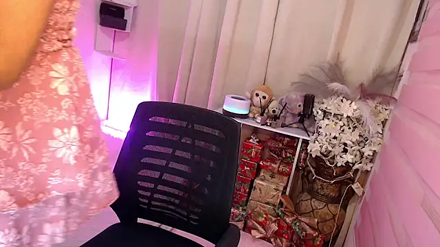 Katesy12 online show from December 17, 1:54 am