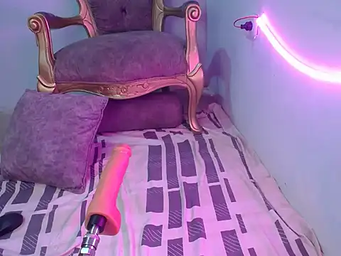 lazzy6565 online show from March 3, 8:38 pm