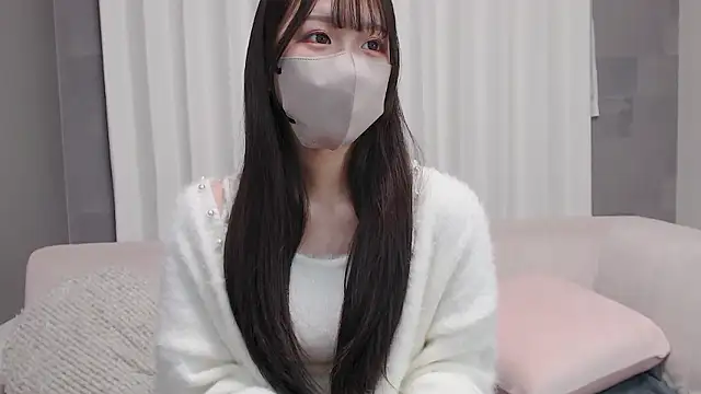 LOVE MIREI LOVE online show from November 9, 11:25 am