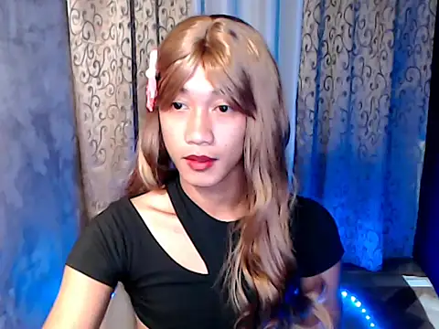 taylaxuxu online show from December 19, 4:05 am