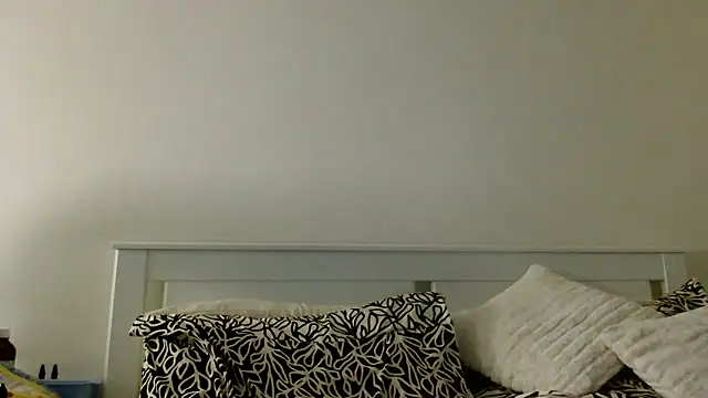 Snapshot of Dixie_Duchess chatting on October 21, 8:19 pm Dixie Duchess online show from October 21, 8:19 pm
