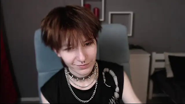 Snapshot of guitarandangell chatting on November 12, 4:05 am guitarandangell online show from November 12, 4:05 am