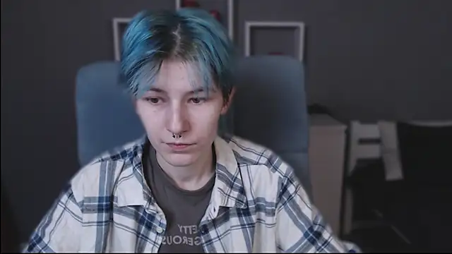 Snapshot of guitarandangell chatting on October 23, 9:52 am guitarandangell online show from October 23, 9:52 am