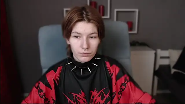 Snapshot of guitarandangell chatting on December 15, 12:22 pm guitarandangell online show from December 15, 12:22 pm