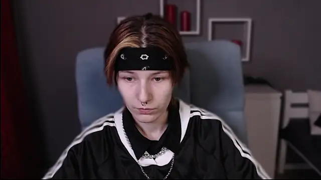 guitarandangell online show from January 18, 9:02 am