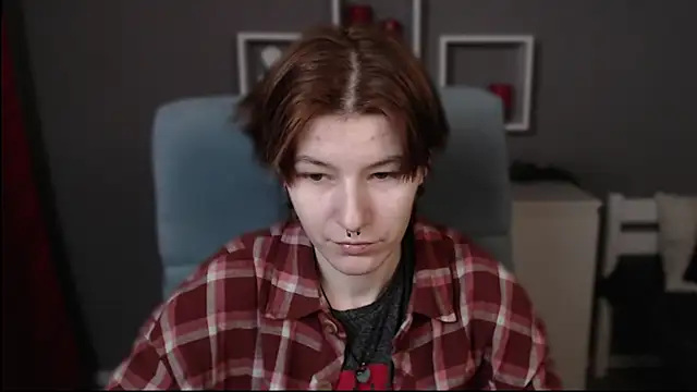 Snapshot of guitarandangell chatting on November 22, 6:45 am guitarandangell online show from November 22, 6:45 am