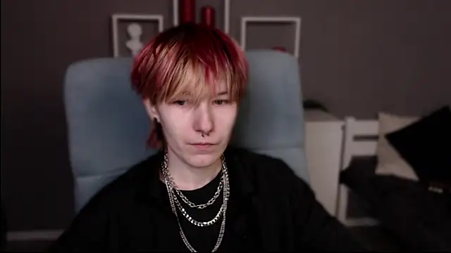 guitarandangell online show from April 8, 5:20 am