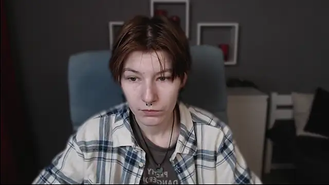 Snapshot of guitarandangell chatting on November 28, 7:52 am guitarandangell online show from November 28, 7:52 am