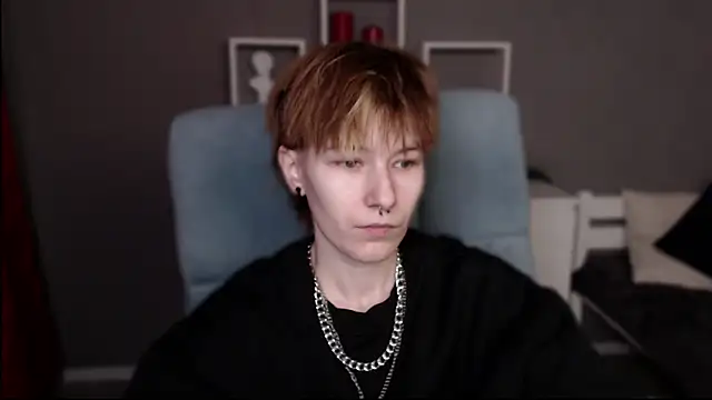 guitarandangell online show from February 19, 8:55 am