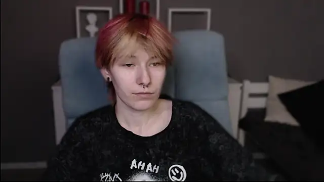 guitarandangell online show from April 17, 7:33 am