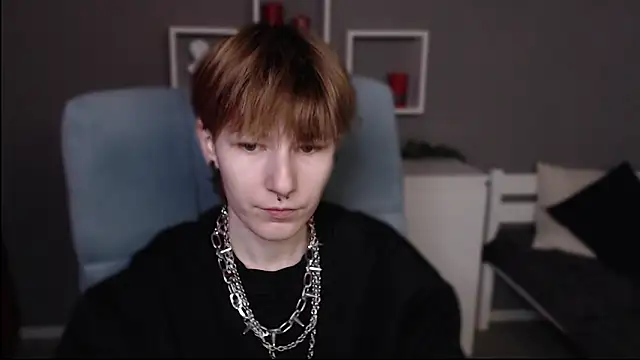 guitarandangell online show from March 13, 5:12 am