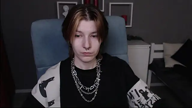 guitarandangell online show from February 9, 5:05 am