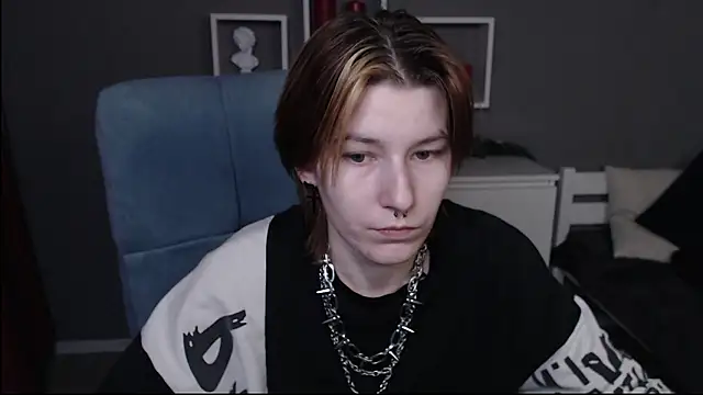 guitarandangell online show from February 10, 8:24 am