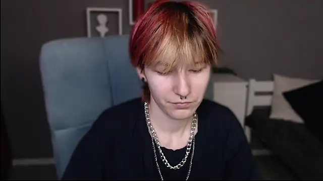 guitarandangell online show from April 14, 9:47 am