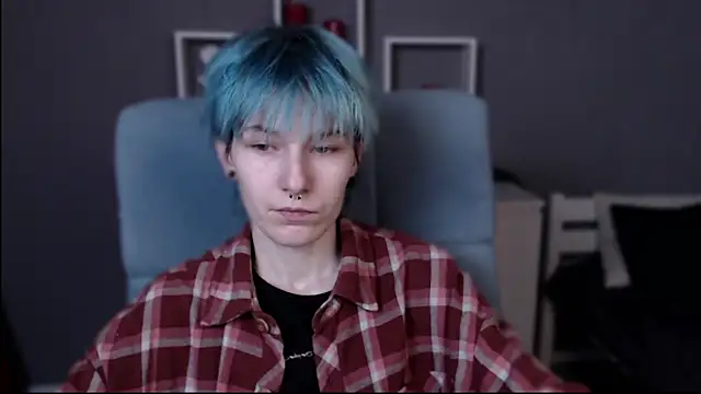 Snapshot of guitarandangell chatting on October 30, 7:28 am guitarandangell online show from October 30, 7:28 am