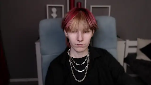 guitarandangell online show from April 5, 7:31 pm