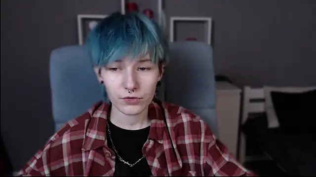 Snapshot of guitarandangell chatting on October 27, 3:18 am guitarandangell online show from October 27, 3:18 am