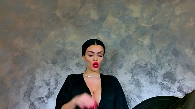 KimWilmes online show from March 24, 6:13 am