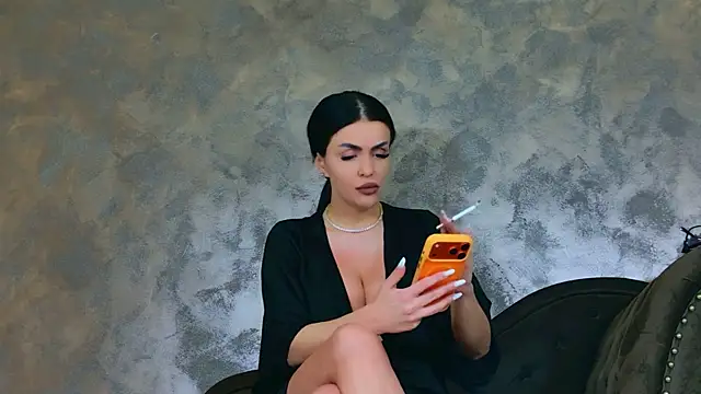KimWilmes online show from May 18, 1:05 pm
