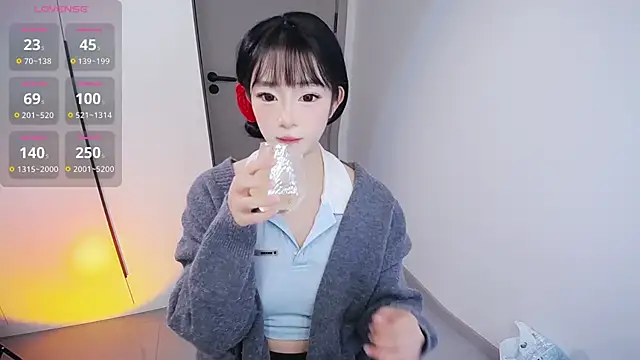 Snapshot of Kinadolly chatting on November 3, 8:51 am Kinadolly online show from November 3, 8:51 am