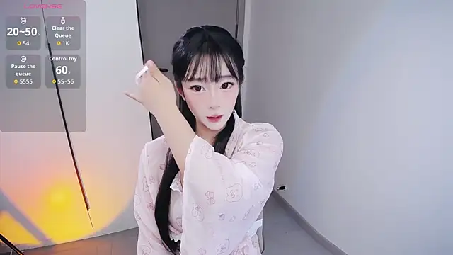 Snapshot of Kinadolly chatting on November 2, 9:47 am Kinadolly online show from November 2, 9:47 am