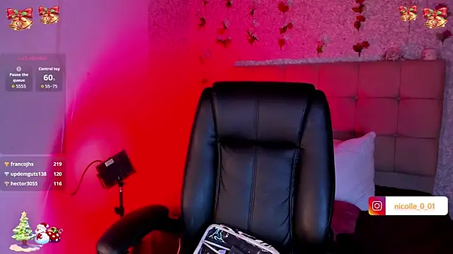 amelia ferrerx online show from December 14, 8:14 pm