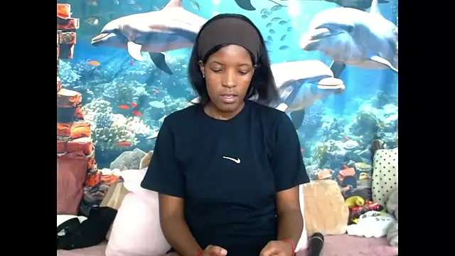 Snapshot of AfricanBarbiee69 chatting on June 9, 9:54 am AfricanBarbiee69 online show from June 9, 9:54 am