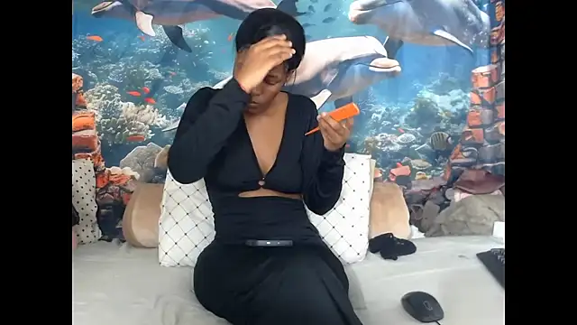 Snapshot of AfricanBarbiee69 chatting on July 24, 12:01 pm AfricanBarbiee69 online show from July 24, 12:01 pm