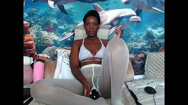 AfricanBarbiee69 online show from April 10, 5:36 am