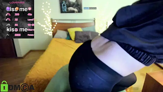 A Skyy online show from February 27, 10:31 pm