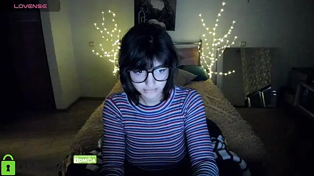 A Skyy online show from April 21, 1:42 am