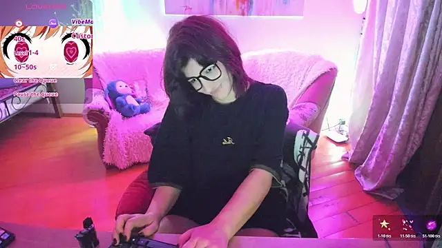 Snapshot of A_Skyy chatting on June 21, 8:47 pm A Skyy online show from June 21, 8:47 pm