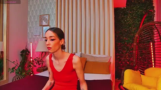 Snapshot of LolaVixxxen chatting on November 23, 7:13 pm LolaVixxxen online show from November 23, 7:13 pm