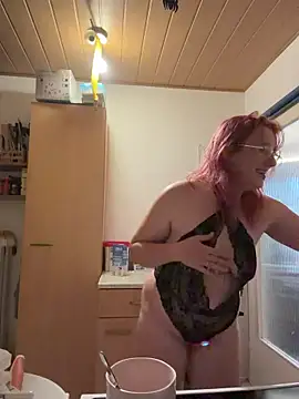 Snapshot of Onlymiasophie chatting on November 23, 6:07 pm Onlymiasophie online show from November 23, 6:07 pm