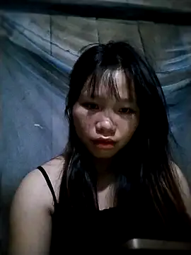 Snapshot of linh-miu99 chatting on October 18, 12:51 pm linh-miu99 online show from October 18, 12:51 pm
