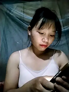 Snapshot of linh-miu99 chatting on October 21, 3:11 pm linh-miu99 online show from October 21, 3:11 pm