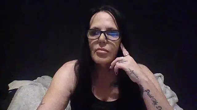 Snapshot of Raven_Blue_xox chatting on October 30, 8:28 pm Raven Blue xox online show from October 30, 8:28 pm