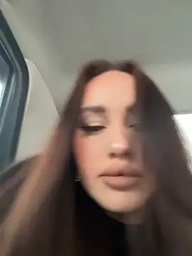 Snapshot of KiraSunshine chatting on January 13, 4:05 am KiraSunshine online show from January 13, 4:05 am