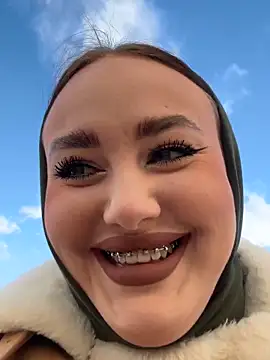 KiraSunshine online show from November 3, 3:45 am