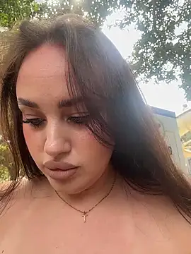 Snapshot of KiraSunshine chatting on February 12, 4:23 am KiraSunshine online show from February 12, 4:23 am