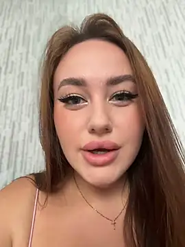 Snapshot of KiraSunshine chatting on July 1, 3:18 am KiraSunshine online show from July 1, 3:18 am