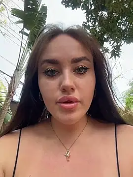 Snapshot of KiraSunshine chatting on February 25, 5:18 am KiraSunshine online show from February 25, 5:18 am