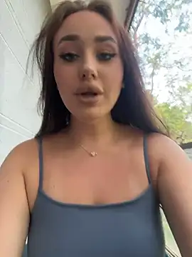 Snapshot of KiraSunshine chatting on February 14, 5:29 am KiraSunshine online show from February 14, 5:29 am